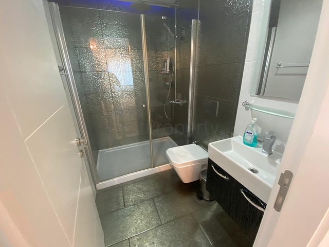 Трехкомнатная квартира в мебелью