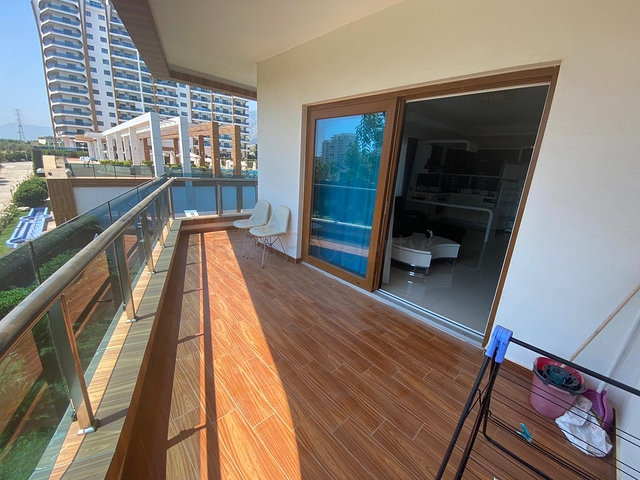 Трехкомнатная квартира в мебелью