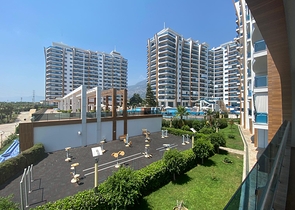 Трехкомнатная квартира в мебелью