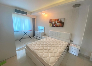 Трехкомнатная квартира в мебелью