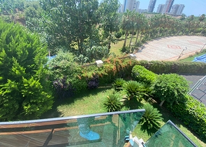 Трехкомнатная квартира в мебелью