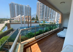 Трехкомнатная квартира в мебелью