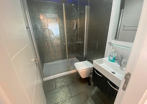 Трехкомнатная квартира в мебелью