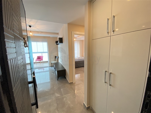 Двухкомнатная квартира с мебелью