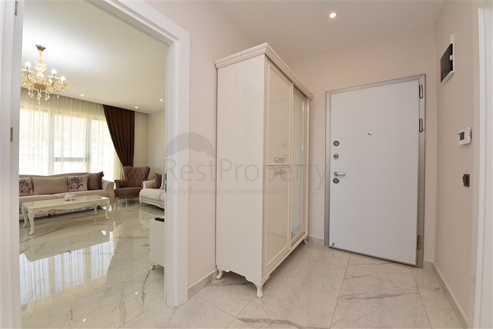 Трехкомнатная квартира с мебелью в центре Алании