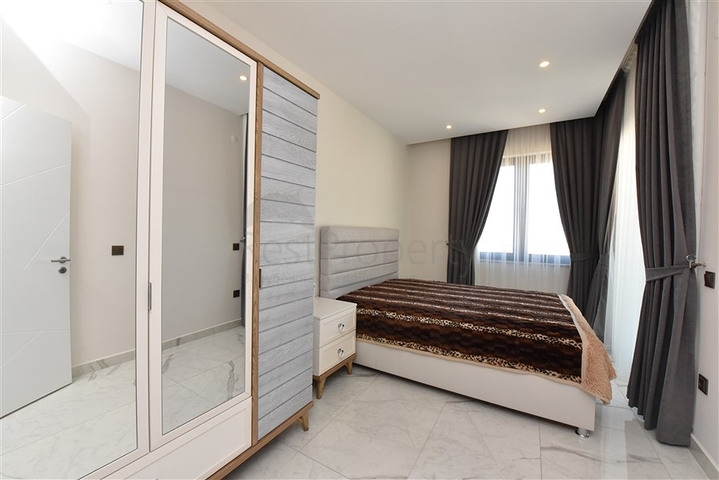 Трехкомнатная квартира с мебелью в центре Алании