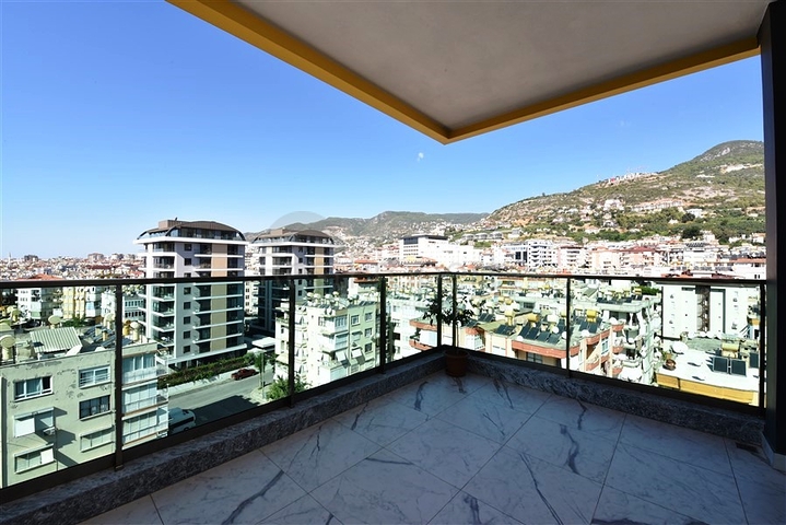 Трехкомнатная квартира с мебелью в центре Алании