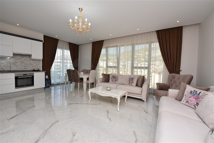 Трехкомнатная квартира с мебелью в центре Алании