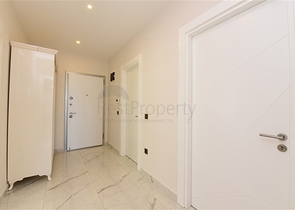 Трехкомнатная квартира с мебелью в центре Алании