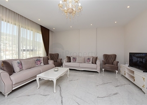 Трехкомнатная квартира с мебелью в центре Алании