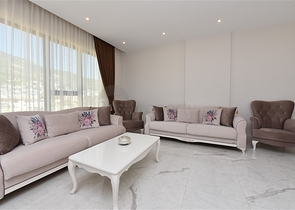 Трехкомнатная квартира с мебелью в центре Алании