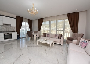 Трехкомнатная квартира с мебелью в центре Алании