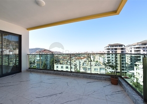 Трехкомнатная квартира с мебелью в центре Алании