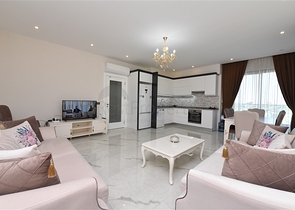 Трехкомнатная квартира с мебелью в центре Алании