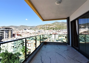 Трехкомнатная квартира с мебелью в центре Алании