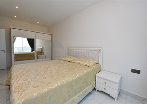 Трехкомнатная квартира с мебелью в центре Алании