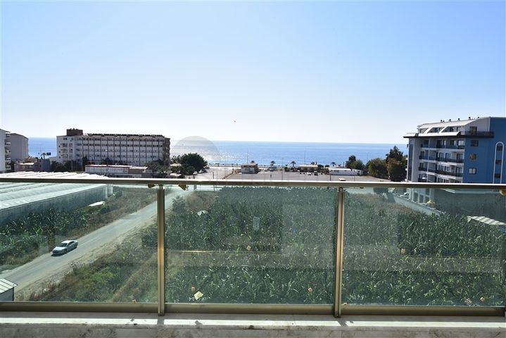 Первоклассный пентхаус 3+1 с видом на море 