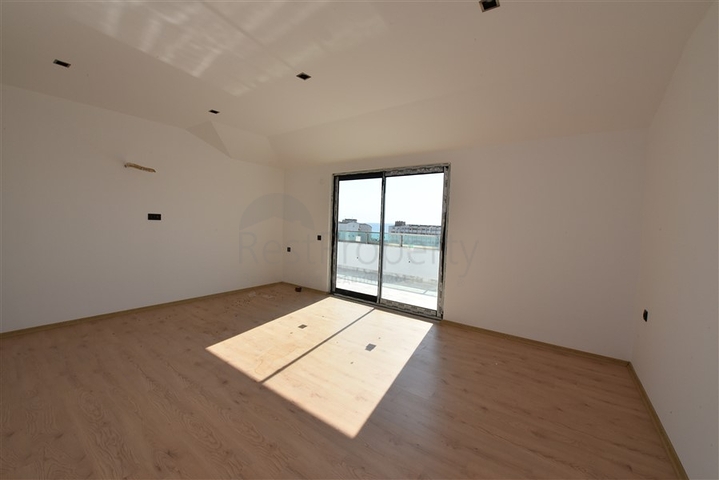 Первоклассный пентхаус 3+1 с видом на море 