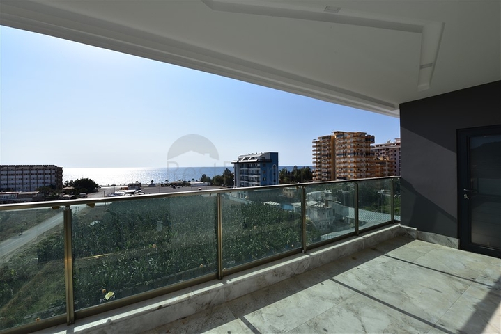 Первоклассный пентхаус 3+1 с видом на море 