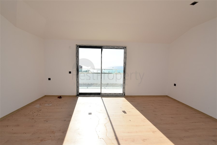 Первоклассный пентхаус 3+1 с видом на море 