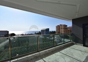 Первоклассный пентхаус 3+1 с видом на море 