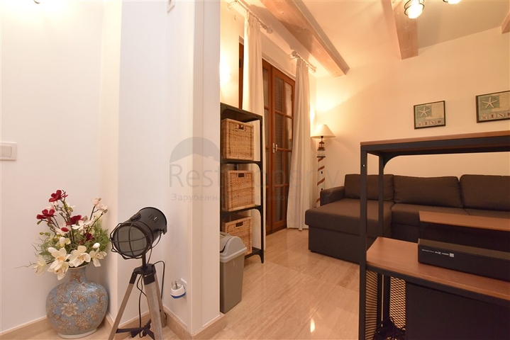 Вилла в итальянском стиле с видом на море и крепость 