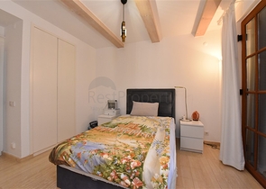 Вилла в итальянском стиле с видом на море и крепость 