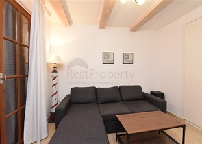 Вилла в итальянском стиле с видом на море и крепость 