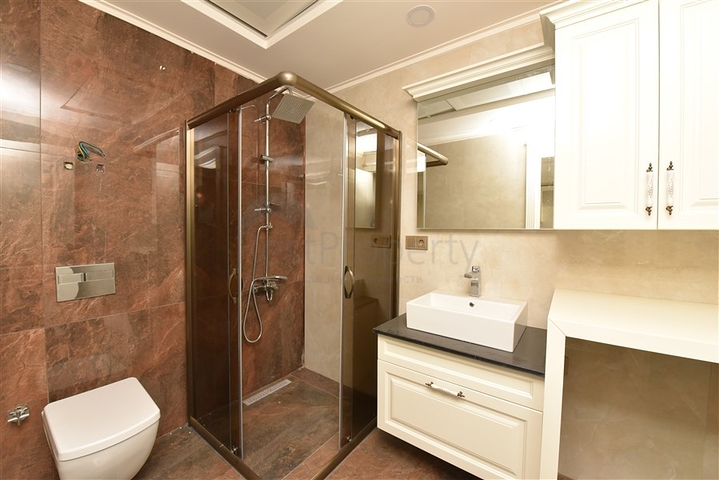 Трехкомнатная квартира в комплексе класса люкс