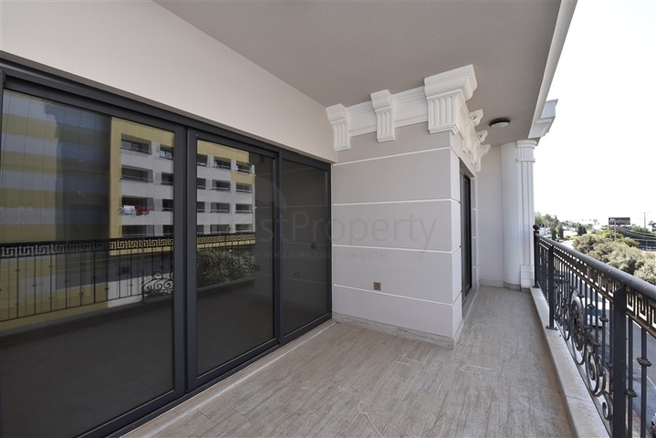 Трехкомнатная квартира в комплексе класса люкс