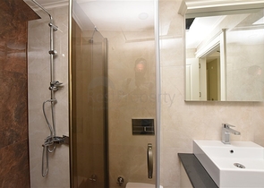 Трехкомнатная квартира в комплексе класса люкс