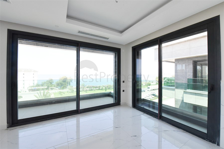 Виллы премиального сегмента на первой береговой линии в Каргыджаке