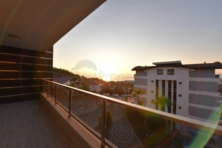 На аренду представлена квартира 1+1 в комплексе района Каргыджак