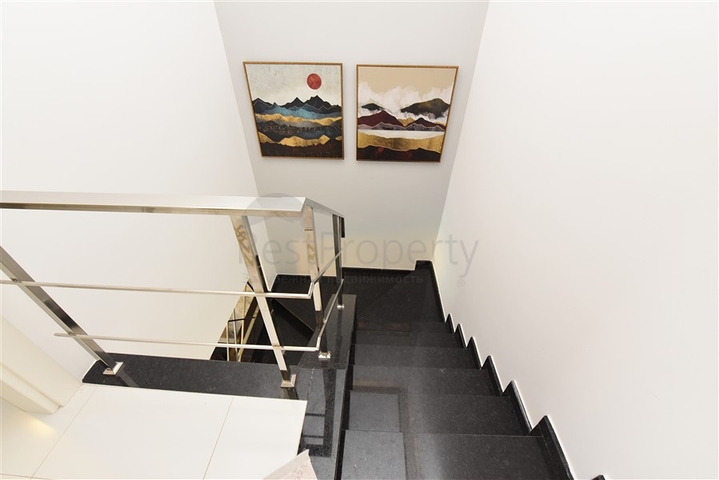 Двухэтажная квартира в одном из лучших комплексов района Каргыджак