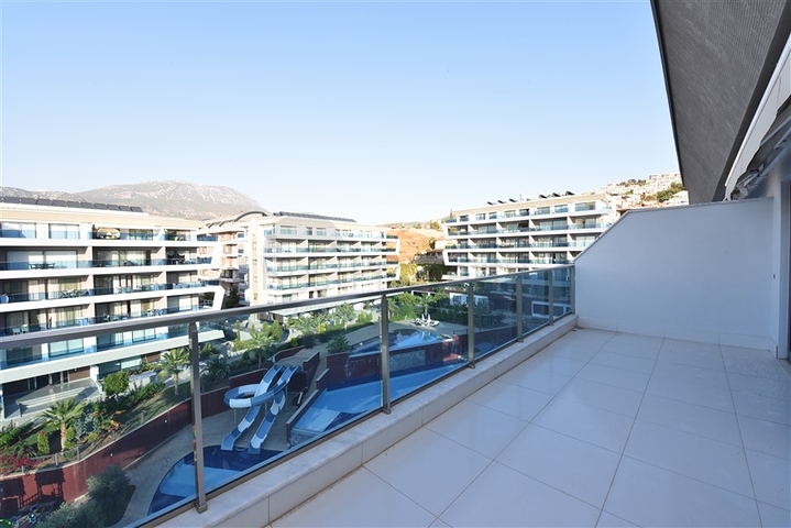 Двухэтажная квартира в одном из лучших комплексов района Каргыджак