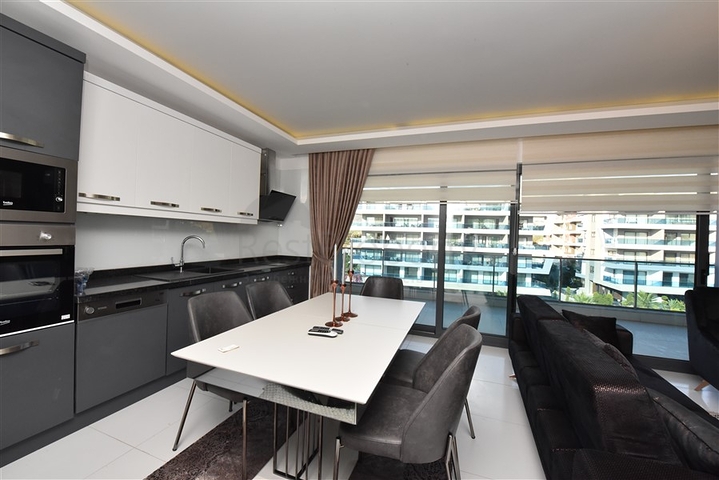 Двухэтажная квартира в одном из лучших комплексов района Каргыджак