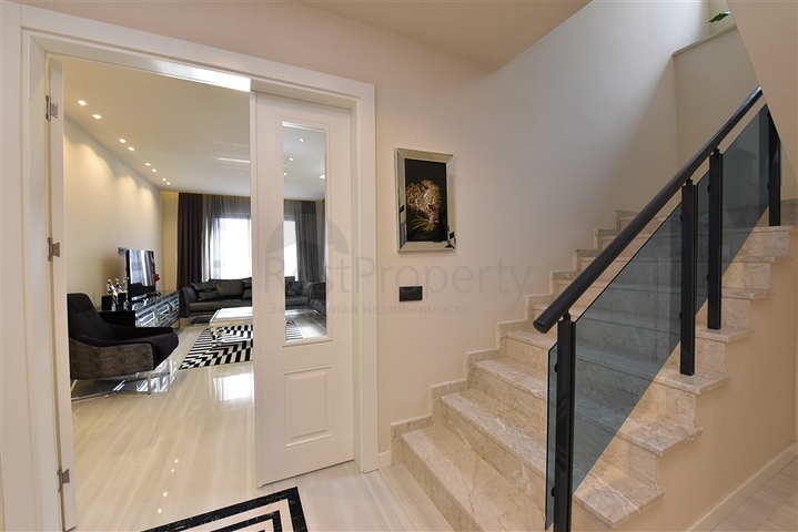 Пентхаус 3+1 в Махмутларе на аренду