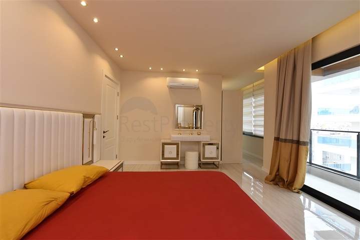 Пентхаус 3+1 в Махмутларе на аренду