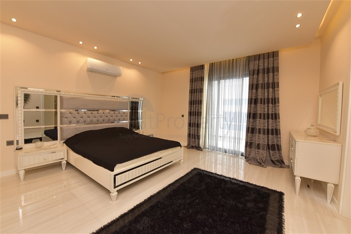 Пентхаус 3+1 в Махмутларе на аренду