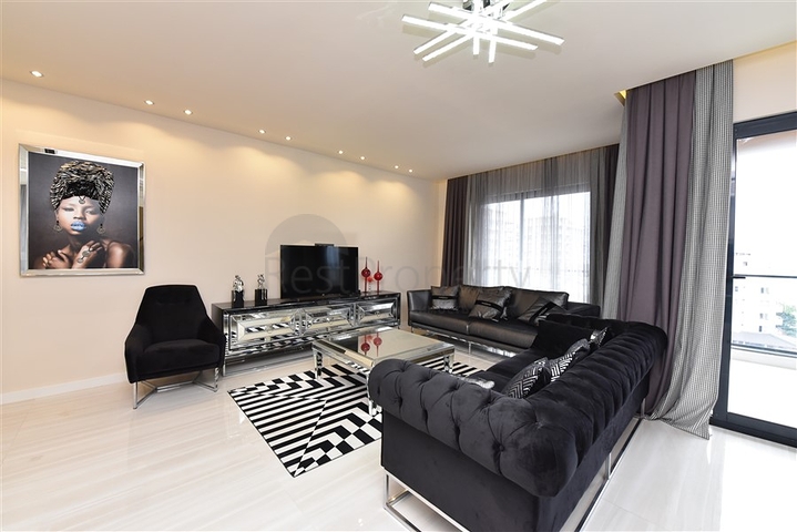 Пентхаус 3+1 в Махмутларе на аренду