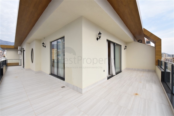 Пентхаус 3+1 в Махмутларе на аренду