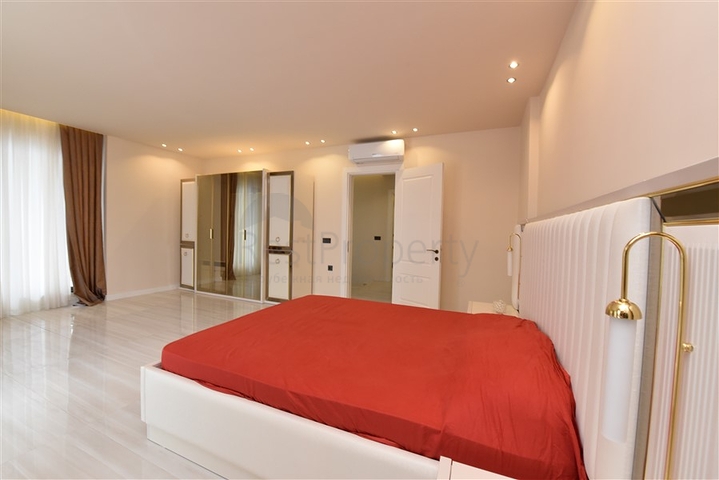 Пентхаус 3+1 в Махмутларе на аренду