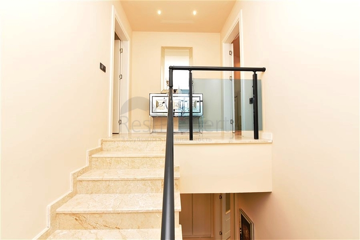 Пентхаус 3+1 в Махмутларе на аренду