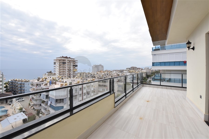 Пентхаус 3+1 в Махмутларе на аренду