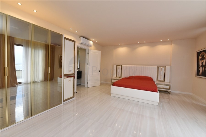 Пентхаус 3+1 в Махмутларе на аренду