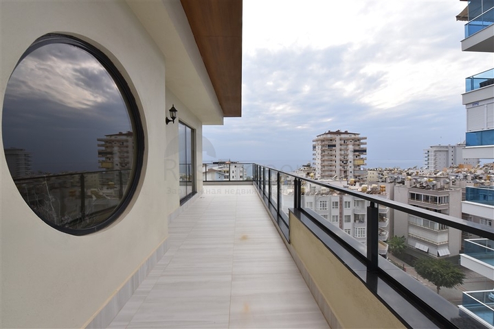 Пентхаус 3+1 в Махмутларе на аренду