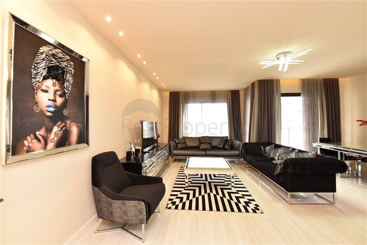 Пентхаус 3+1 в Махмутларе на аренду