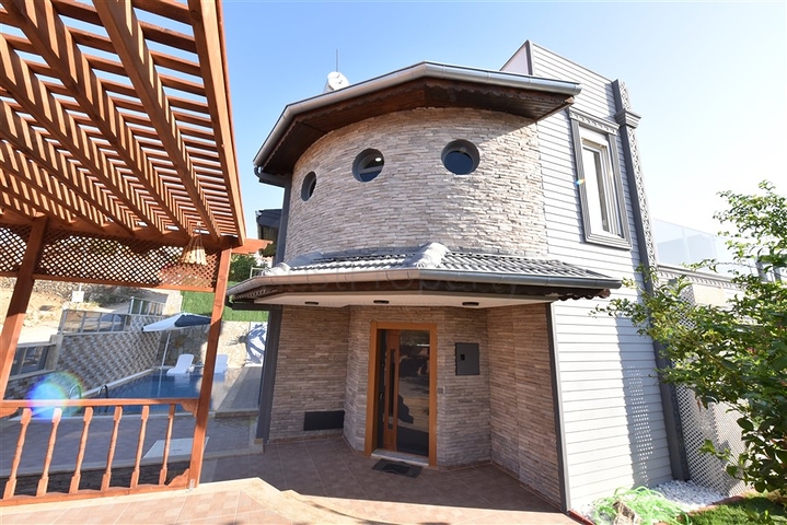 Шикарная двухэтажная вилла в районе Каргыджак под гражданство