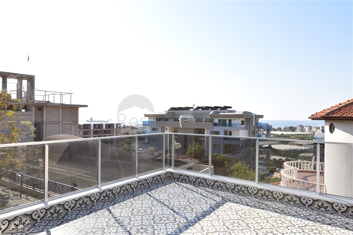 Шикарная двухэтажная вилла в районе Каргыджак под гражданство