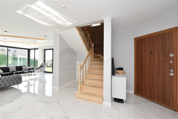 Шикарная двухэтажная вилла в районе Каргыджак под гражданство